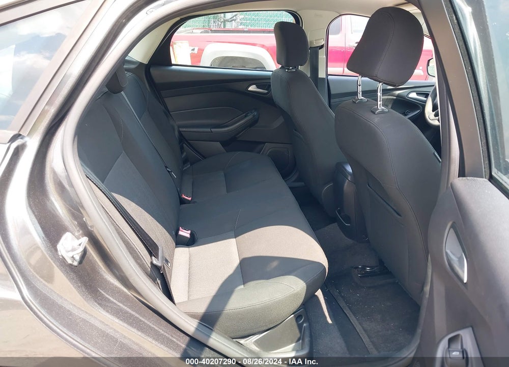 2015 FORD FOCUS SE VIN: 1FADP3F28FL263504
