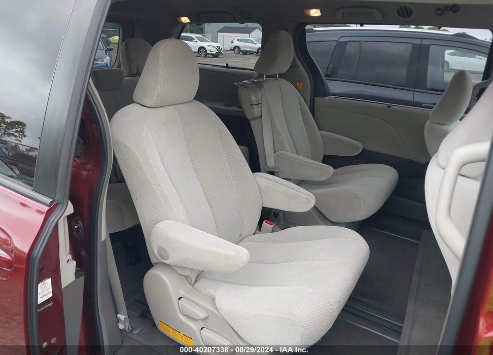 2011 TOYOTA SIENNA LE V6 VIN: 5TDKK3DC8BS090376
