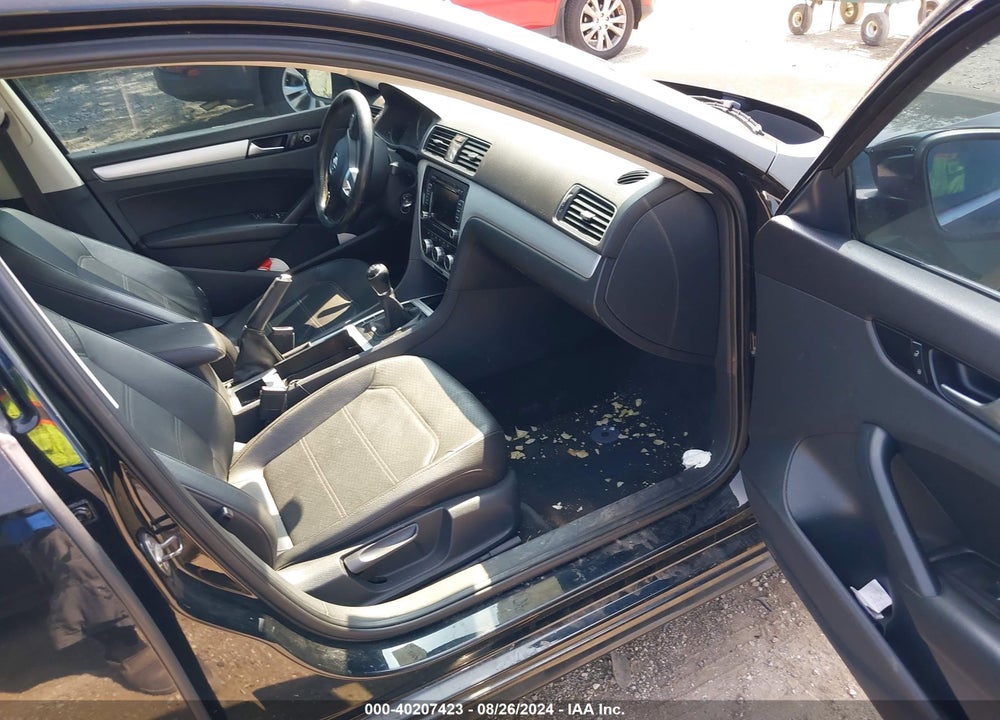 2012 VOLKSWAGEN PASSAT 2.5L SE VIN: 1VWBP7A38CC077849