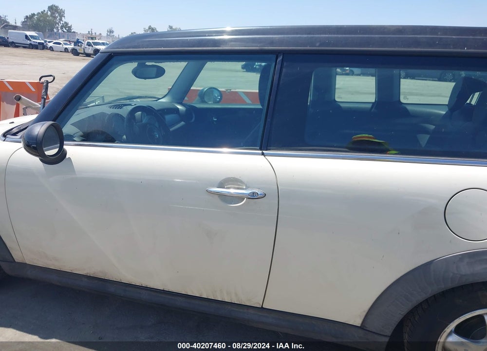 2009 MINI COOPER CLUBMAN VIN: WMWML33549TX50303