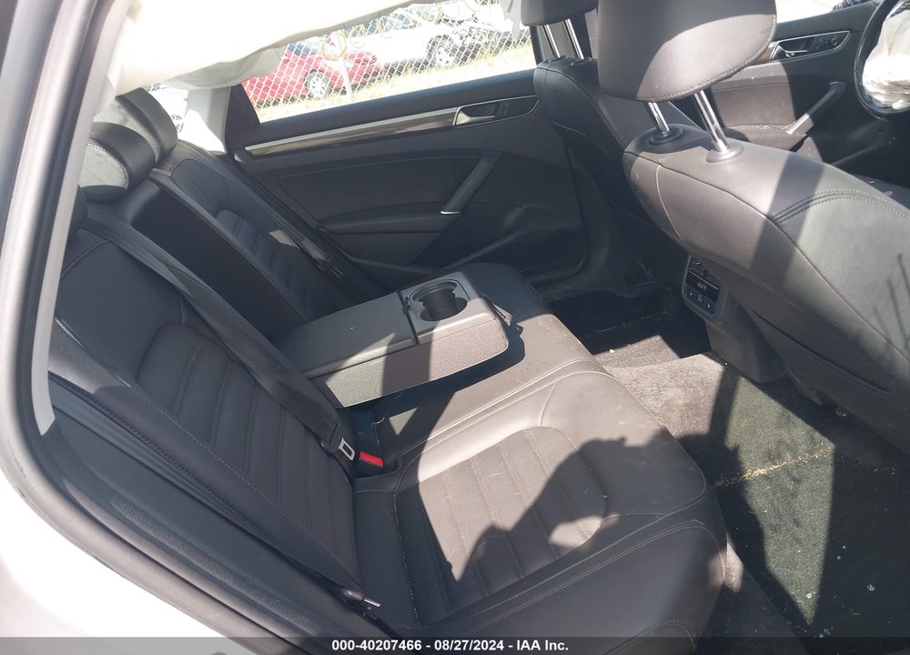 2017 VOLKSWAGEN PASSAT 1.8T SEL PREMIUM VIN: 1VWCT7A32HC064912