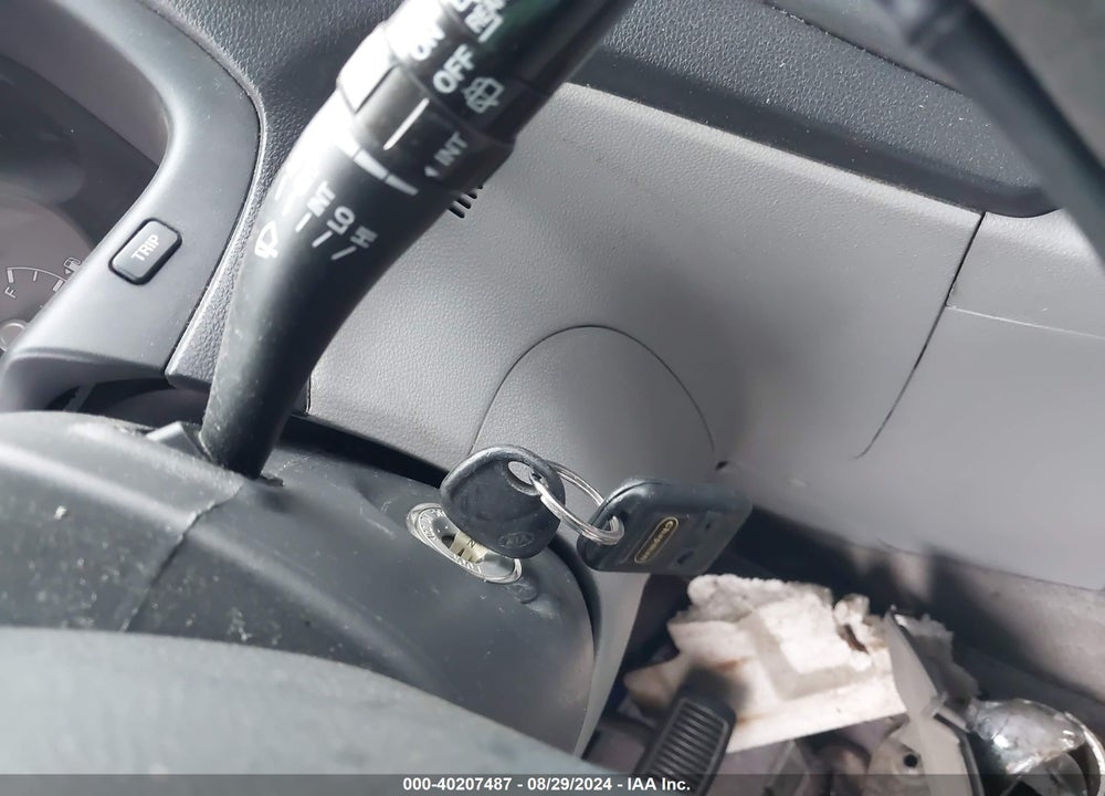 2007 KIA RONDO LX VIN: KNAFG525677079796