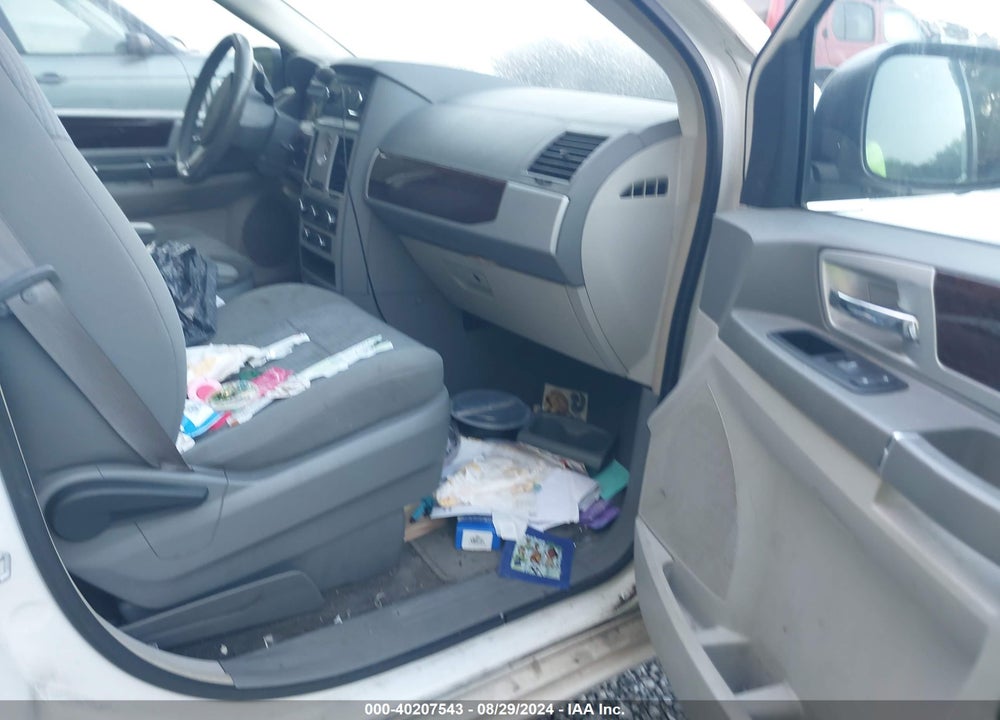 2010 CHRYSLER TOWN & COUNTRY TOURING VIN: 2A4RR5D14AR414137