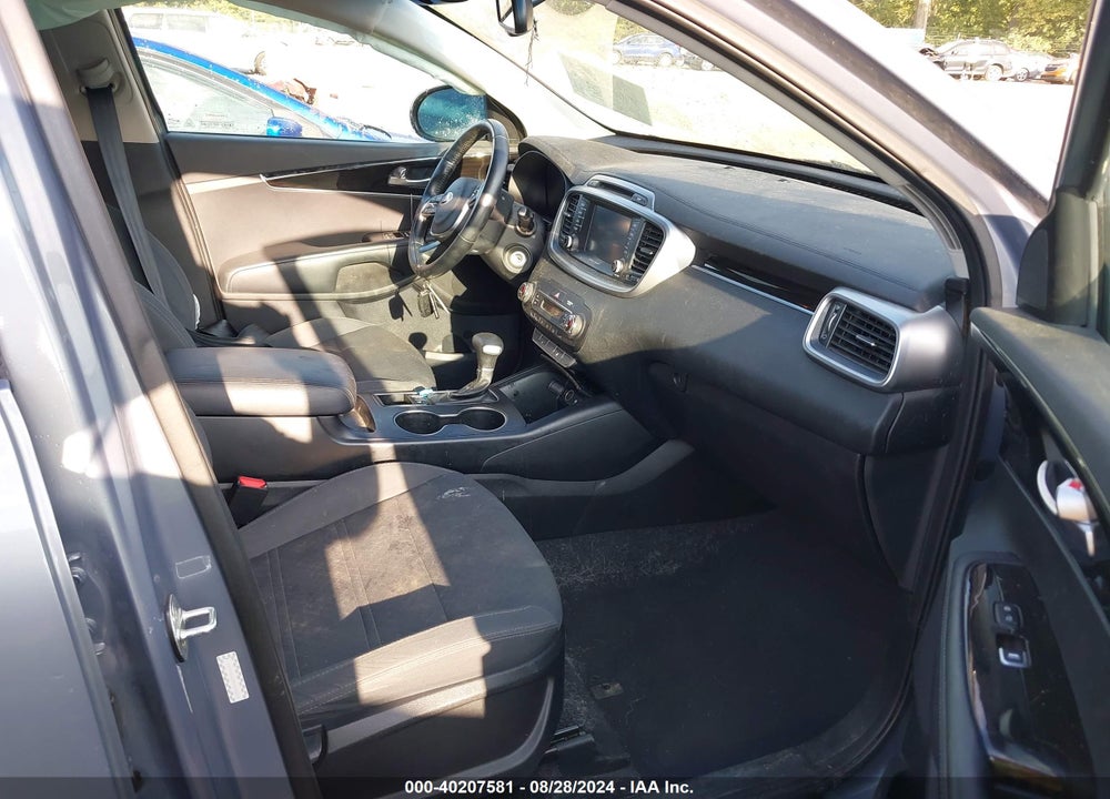 2019 KIA SORENTO 2.4L LX VIN: 5XYPGDA39KG603214