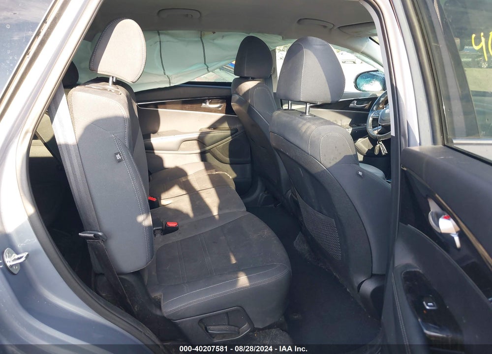 2019 KIA SORENTO 2.4L LX VIN: 5XYPGDA39KG603214