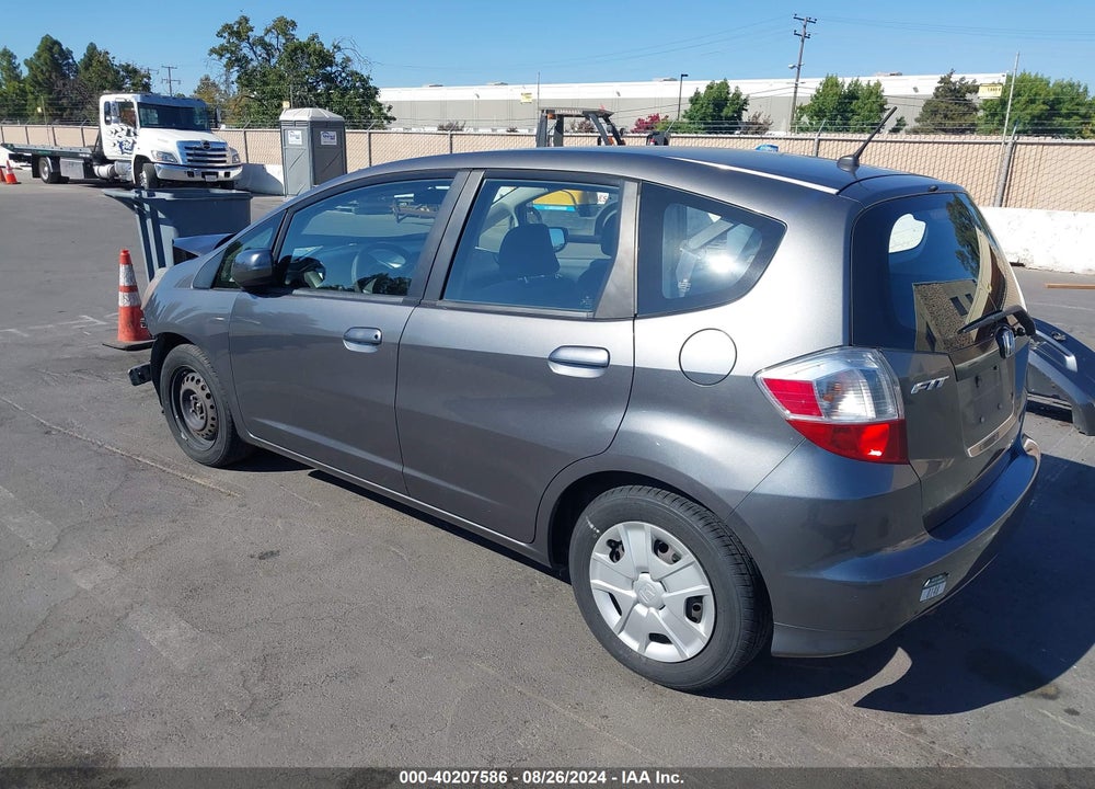 2013 HONDA FIT VIN: JHMGE8H32DC065397
