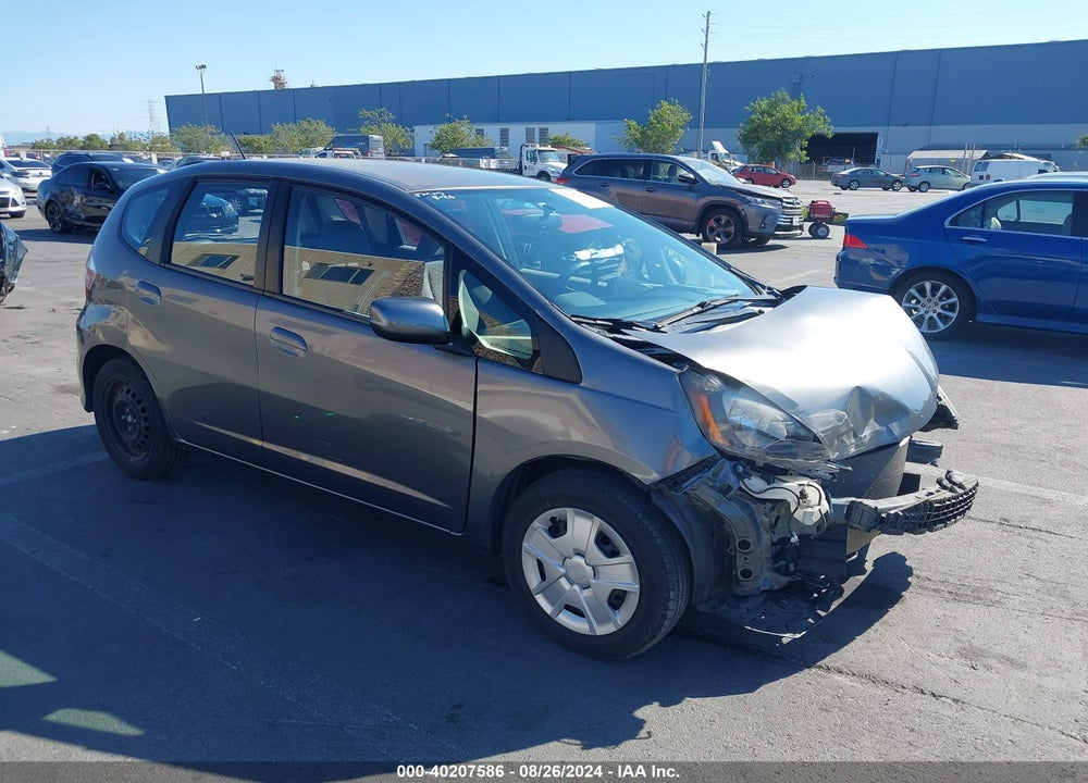 2013 HONDA FIT VIN: JHMGE8H32DC065397