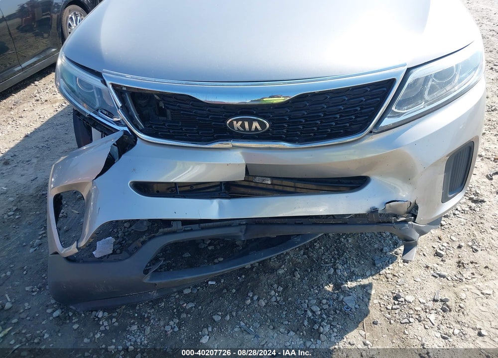 2014 KIA SORENTO LX VIN: 5XYKT3A61EG504577