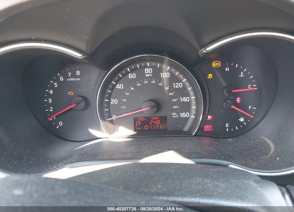 2014 KIA SORENTO LX VIN: 5XYKT3A61EG504577