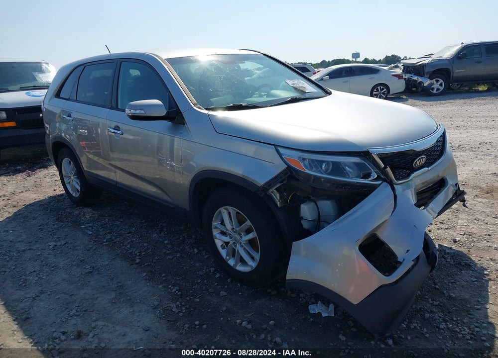 2014 KIA SORENTO LX VIN: 5XYKT3A61EG504577