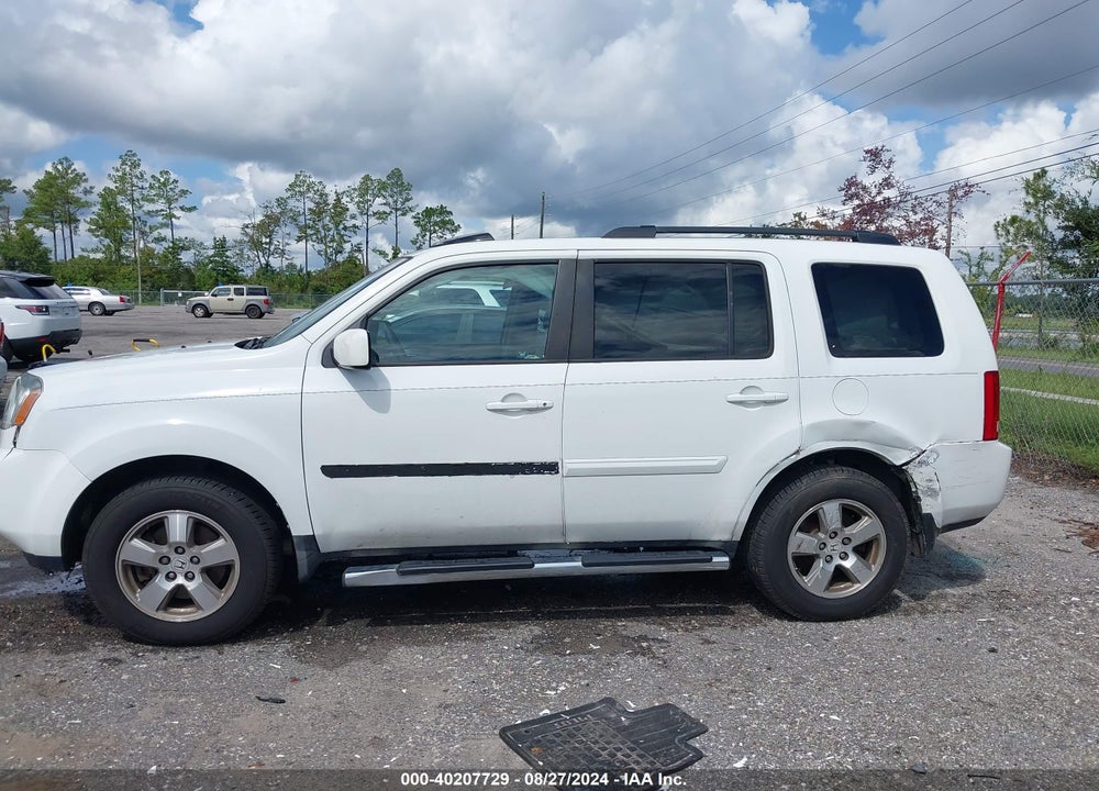 2011 HONDA PILOT VIN: 5FNYF3H54BB016550