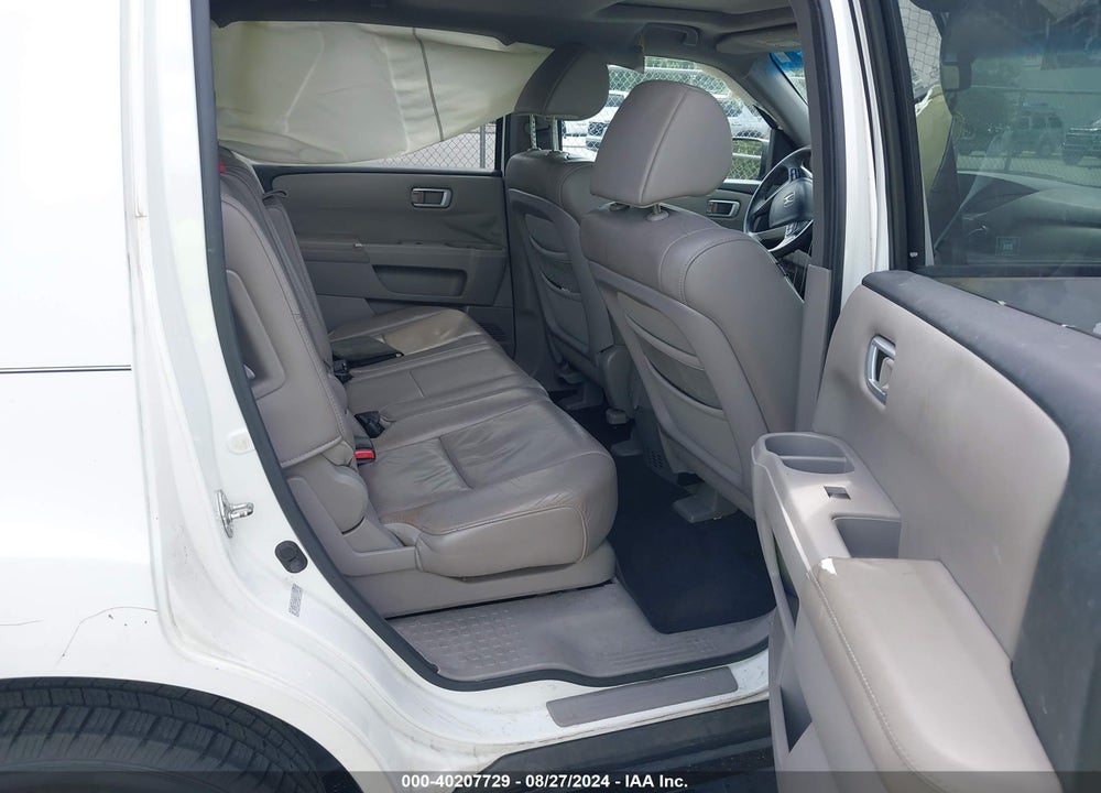 2011 HONDA PILOT VIN: 5FNYF3H54BB016550