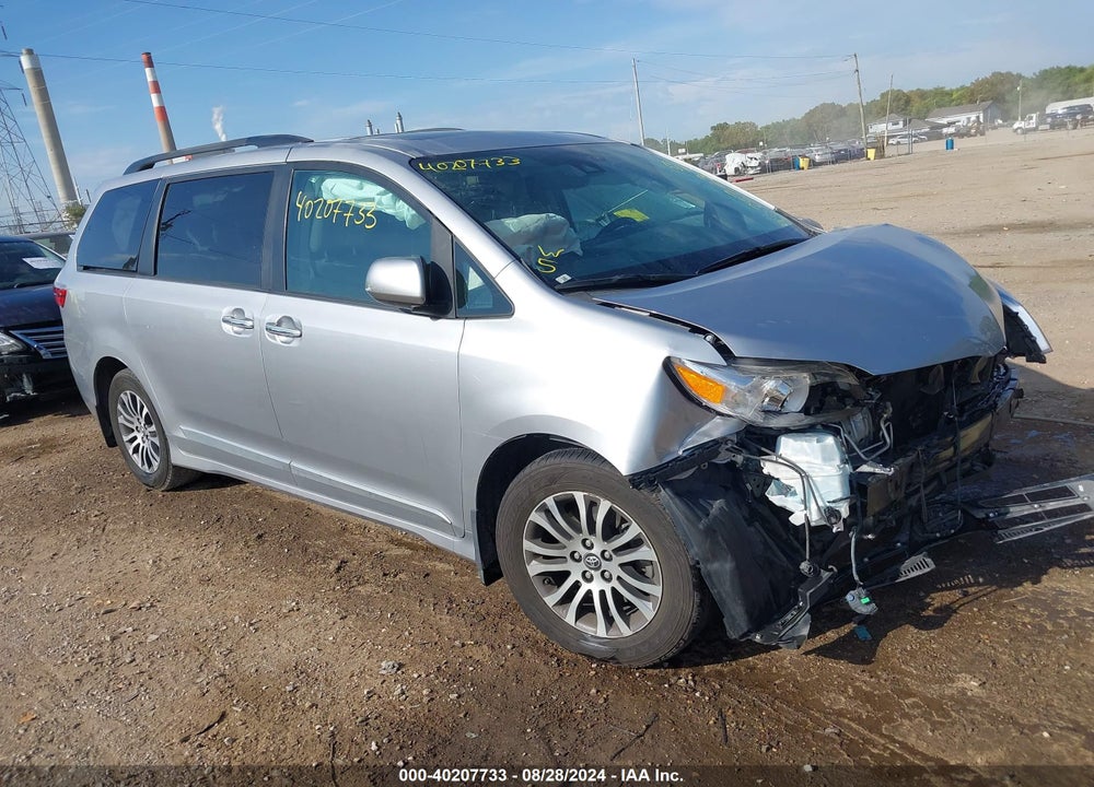 2018 TOYOTA SIENNA XLE 8 PASSENGER VIN: 5TDYZ3DC2JS944685