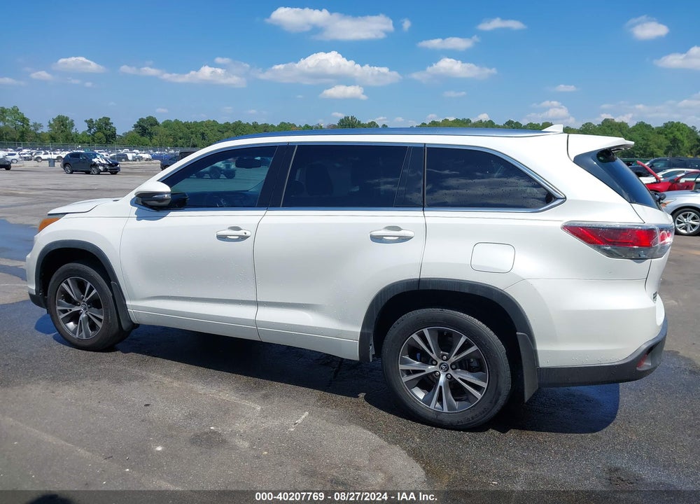 2016 TOYOTA HIGHLANDER XLE V6 VIN: 5TDJKRFHXGS259327