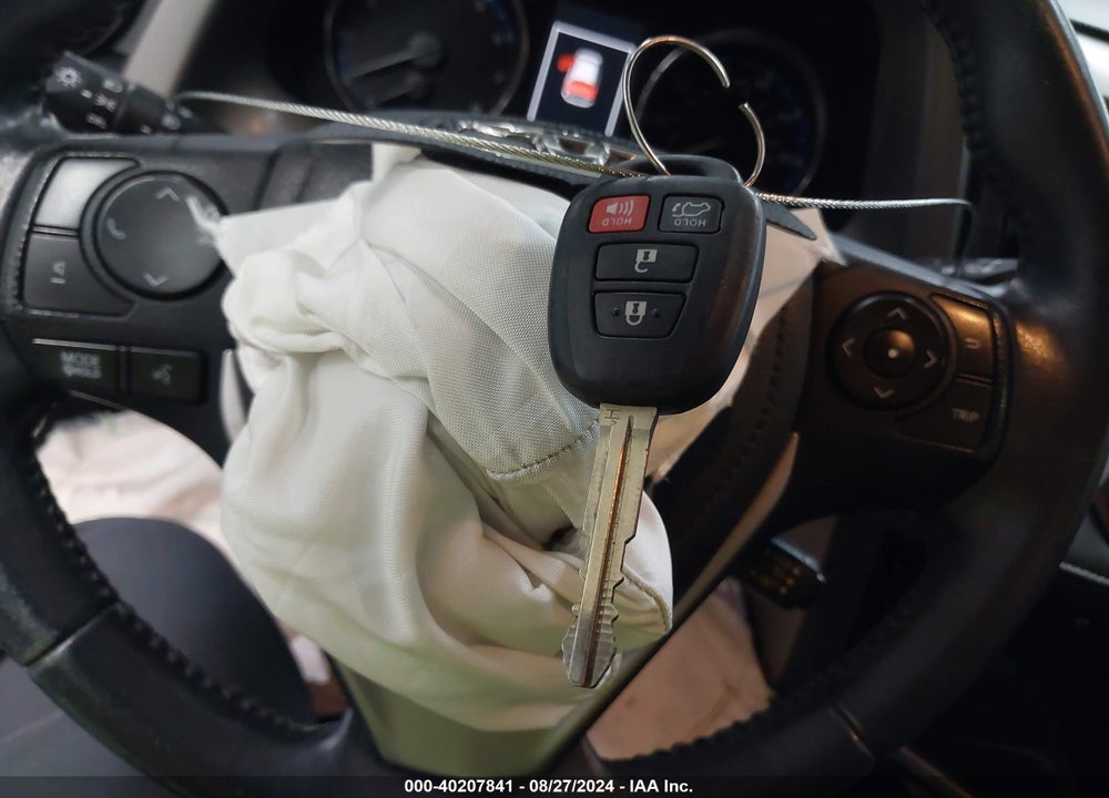 2016 TOYOTA RAV4 XLE VIN: 2T3WFREV5GW248509