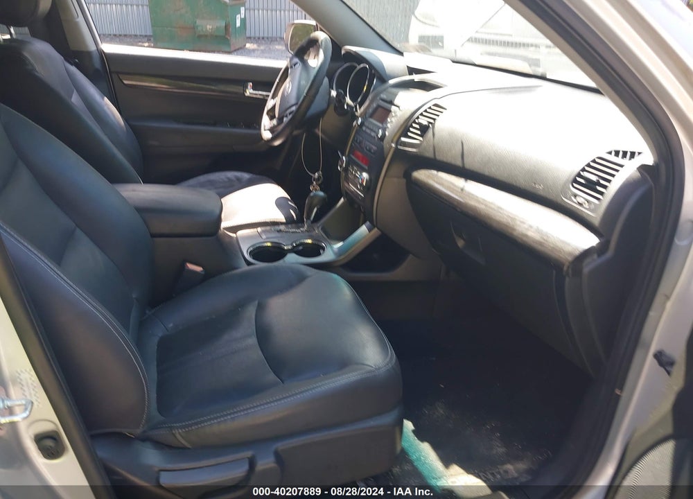 2011 KIA SORENTO EX VIN: 5XYKUCA19BG017351
