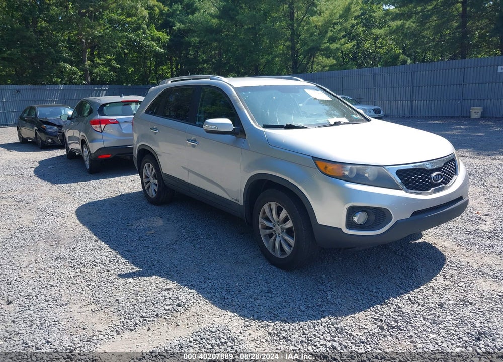2011 KIA SORENTO EX VIN: 5XYKUCA19BG017351