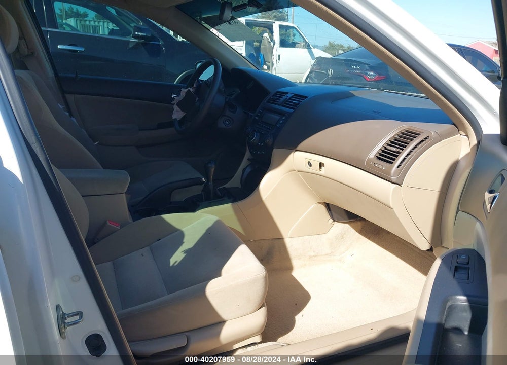 2004 HONDA ACCORD 2.4 LX VIN: 1HGCM55484A148411