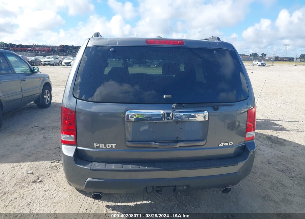 2010 HONDA PILOT EX-L VIN: 5FNYF4H65AB018353