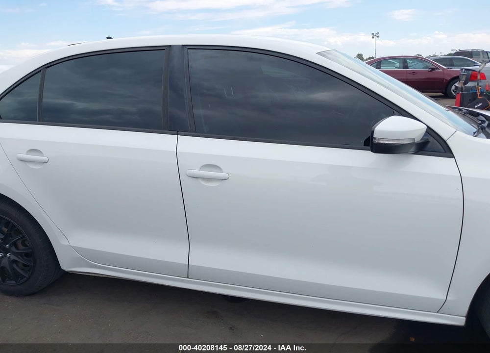 2014 VOLKSWAGEN JETTA 1.8T SE VIN: 3VWD17AJ3EM266211