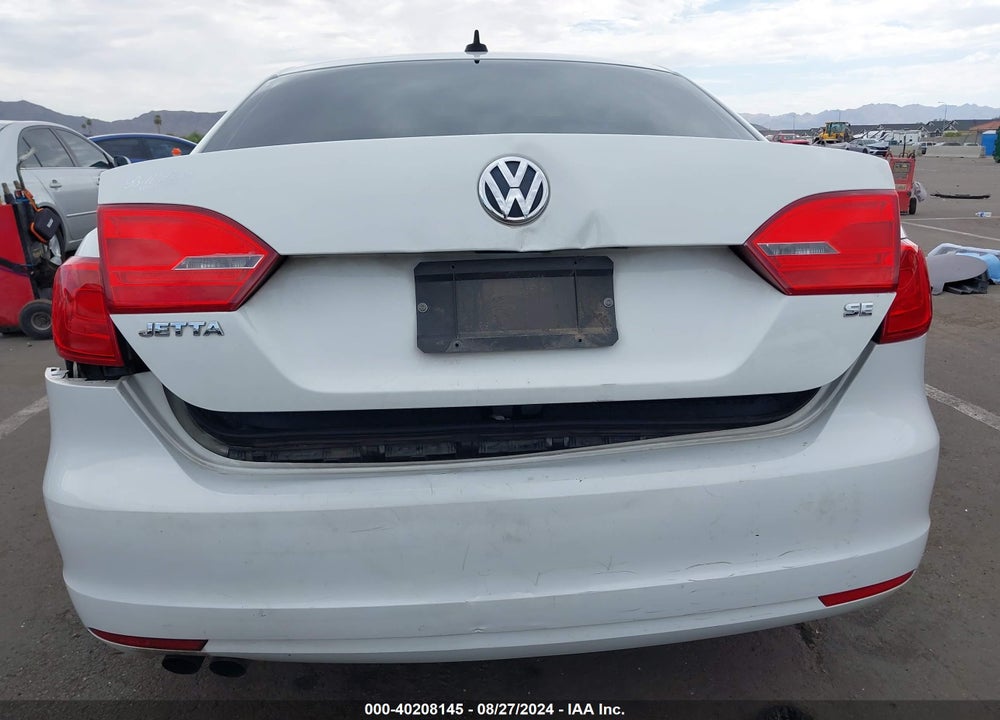 2014 VOLKSWAGEN JETTA 1.8T SE VIN: 3VWD17AJ3EM266211