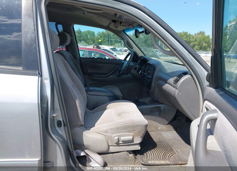 2002 TOYOTA SEQUOIA SR5 V8 VIN: 5TDBT44A72S073571
