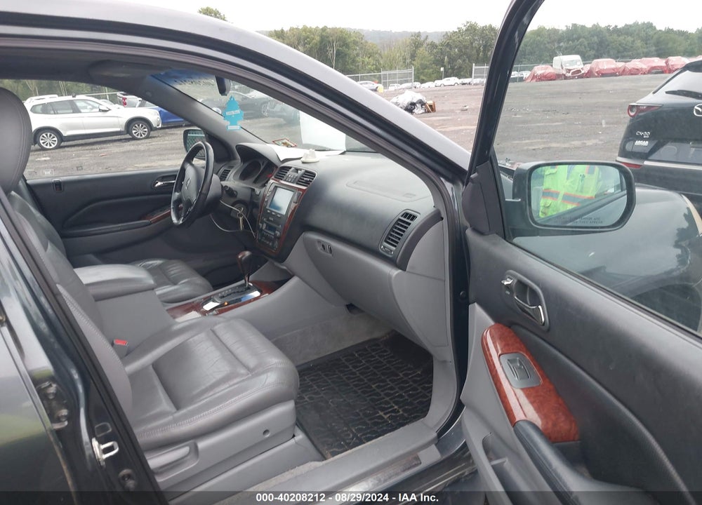 2005 ACURA MDX VIN: 2HNYD18235H550888
