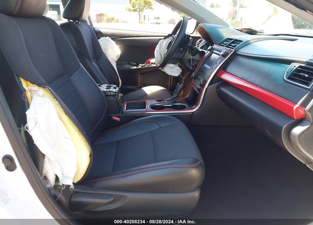 2016 TOYOTA CAMRY SE VIN: 4T1BF1FK8GU264085