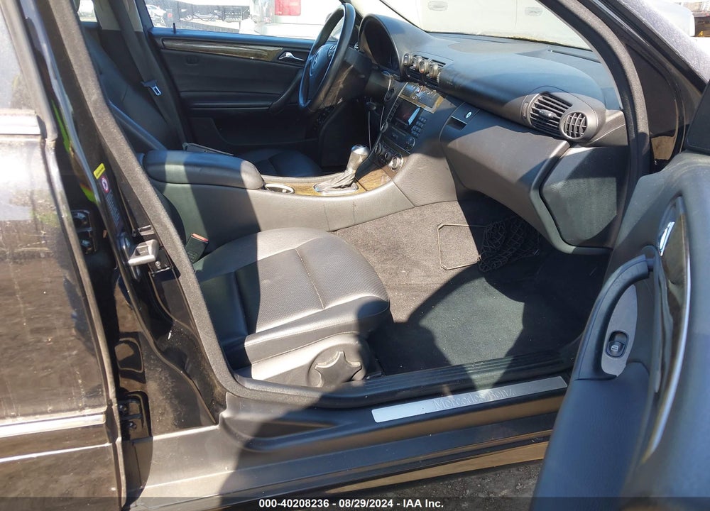 2007 MERCEDES-BENZ C 230 SPORT VIN: WDBRF52H67F901028