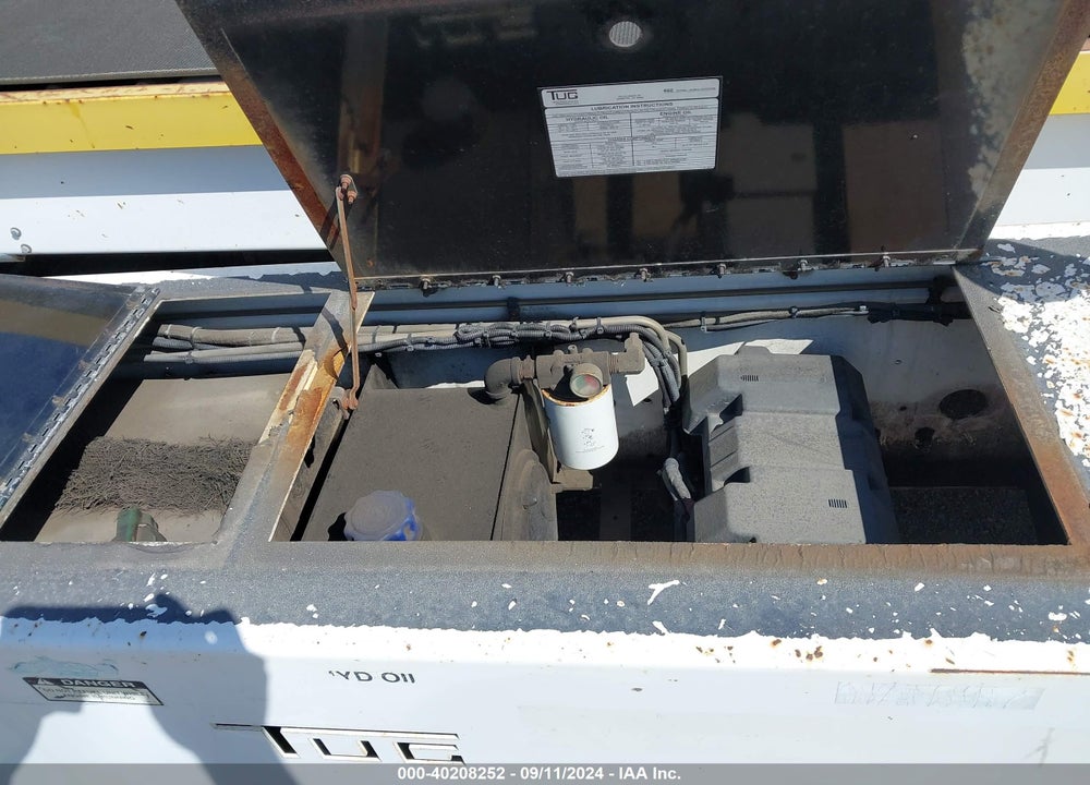 2005 EQUIPMENT TUG MANUFACTURE T660-24 VIN: 00000000000058663