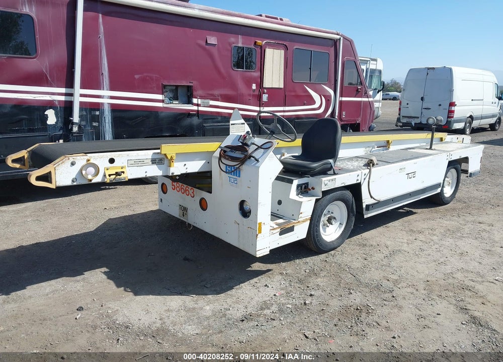 2005 EQUIPMENT TUG MANUFACTURE T660-24 VIN: 00000000000058663