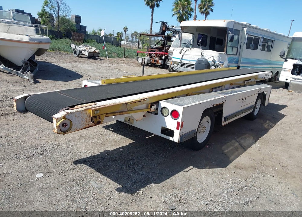 2005 EQUIPMENT TUG MANUFACTURE T660-24 VIN: 00000000000058663