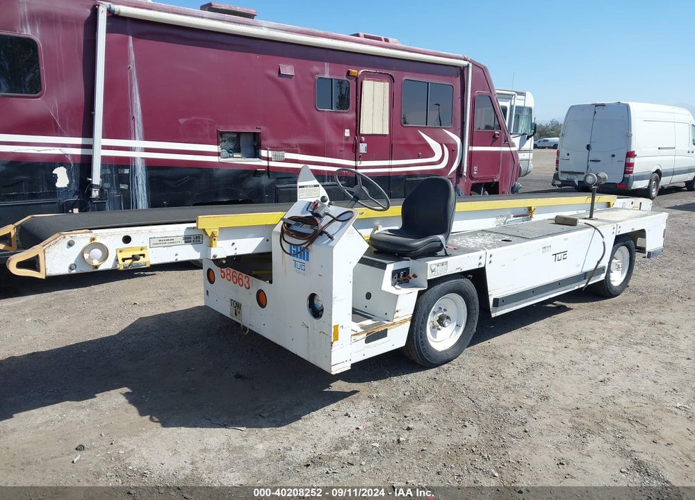 2005 EQUIPMENT TUG MANUFACTURE T660-24 VIN: 00000000000058663