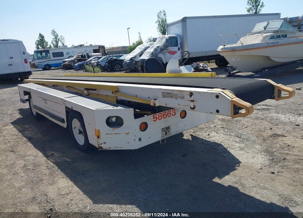 2005 EQUIPMENT TUG MANUFACTURE T660-24 VIN: 00000000000058663