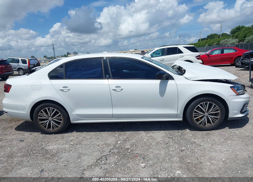 2018 VOLKSWAGEN JETTA 1.4T SE/1.4T WOLFSBURG EDITION VIN: 3VWDB7AJXJM207499