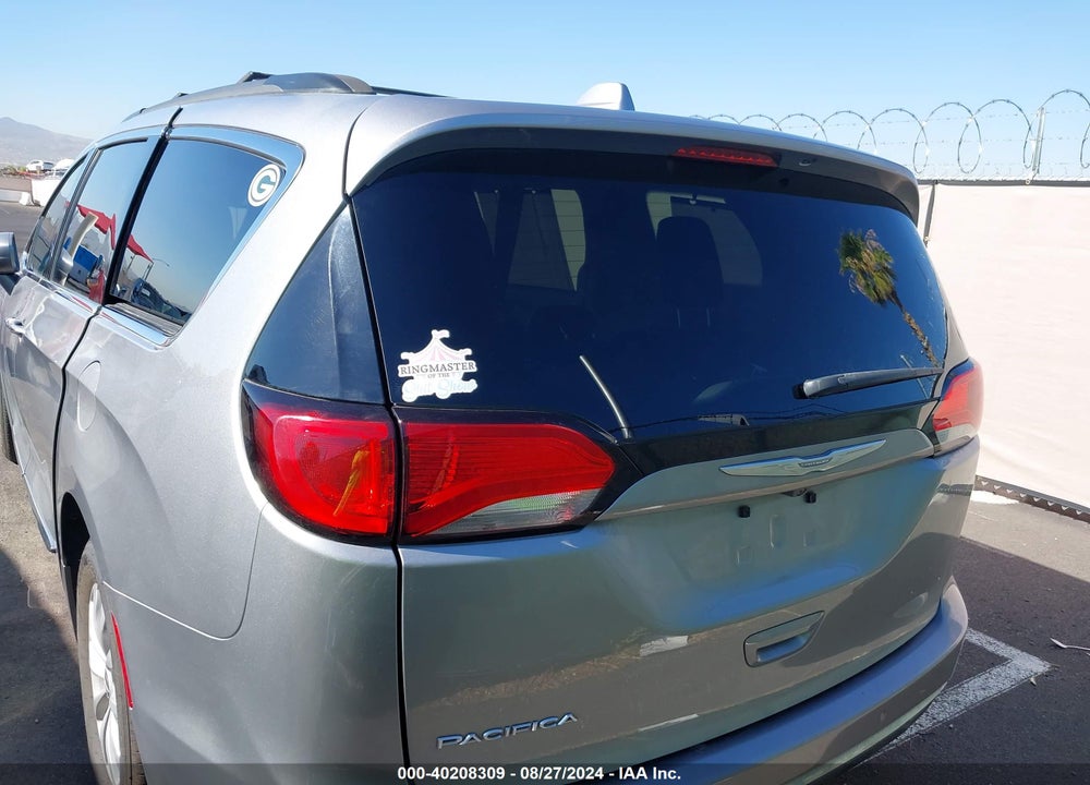 2017 CHRYSLER PACIFICA TOURING L VIN: 2C4RC1BG8HR591193