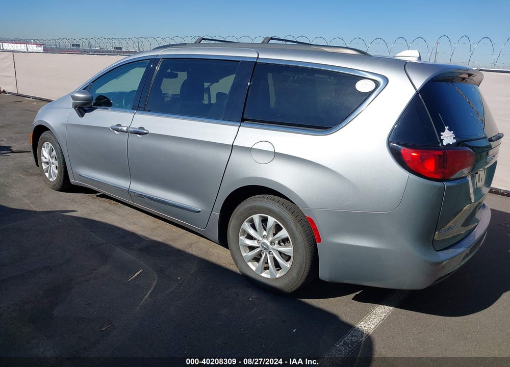 2017 CHRYSLER PACIFICA TOURING L VIN: 2C4RC1BG8HR591193