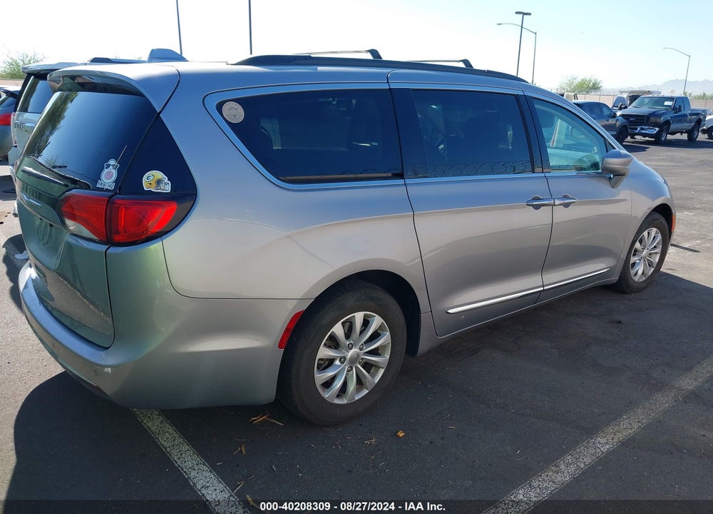 2017 CHRYSLER PACIFICA TOURING L VIN: 2C4RC1BG8HR591193