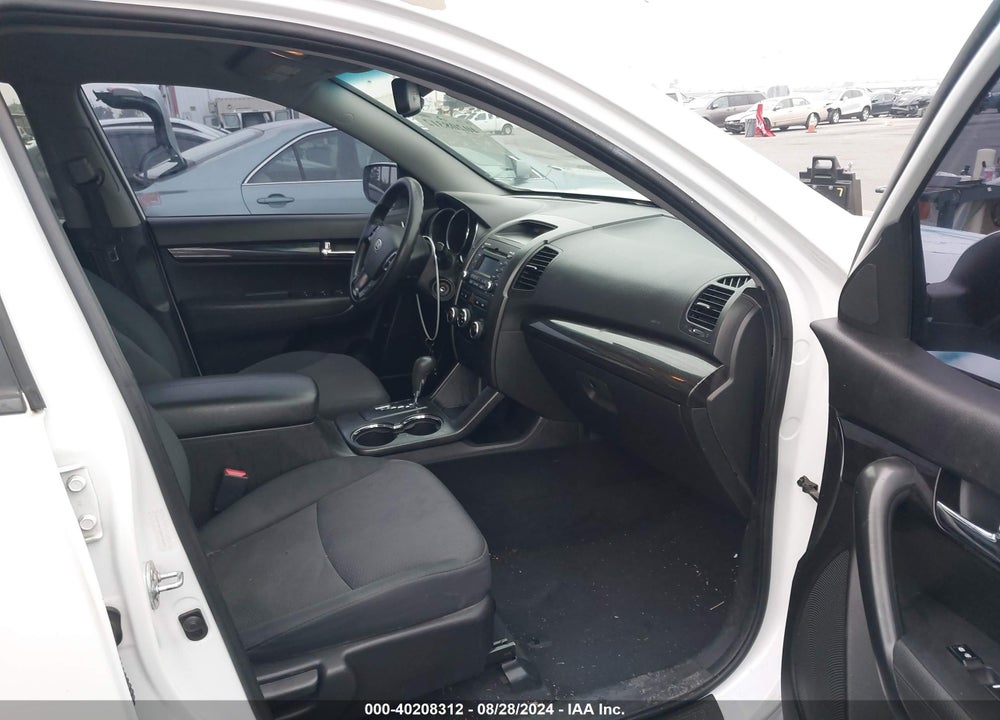 2013 KIA SORENTO VIN: 5XYKT4A15DG418343