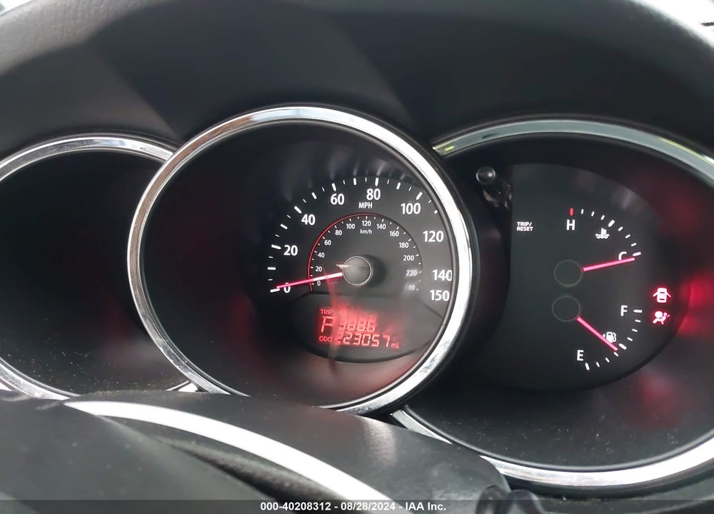 2013 KIA SORENTO VIN: 5XYKT4A15DG418343