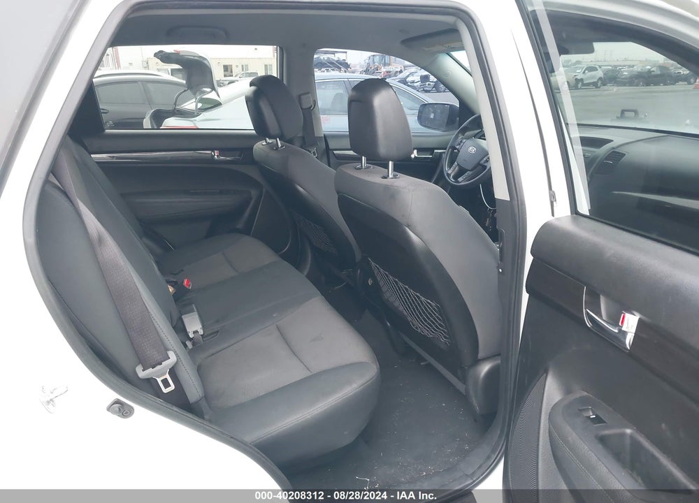 2013 KIA SORENTO VIN: 5XYKT4A15DG418343