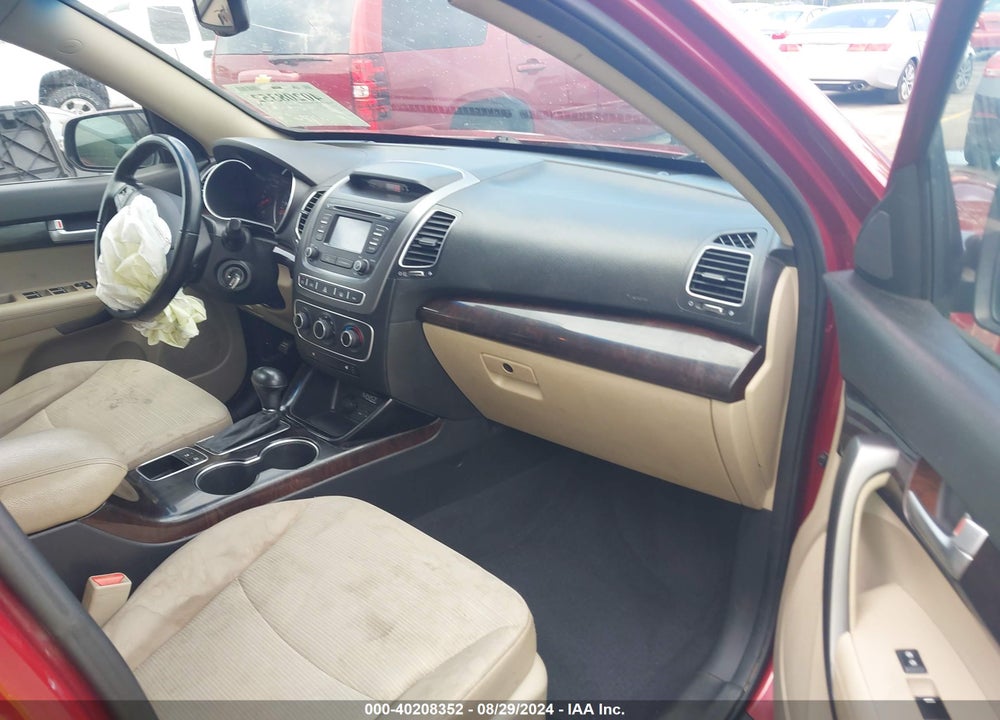 2014 KIA SORENTO LX VIN: 5XYKT3A6XEG527159