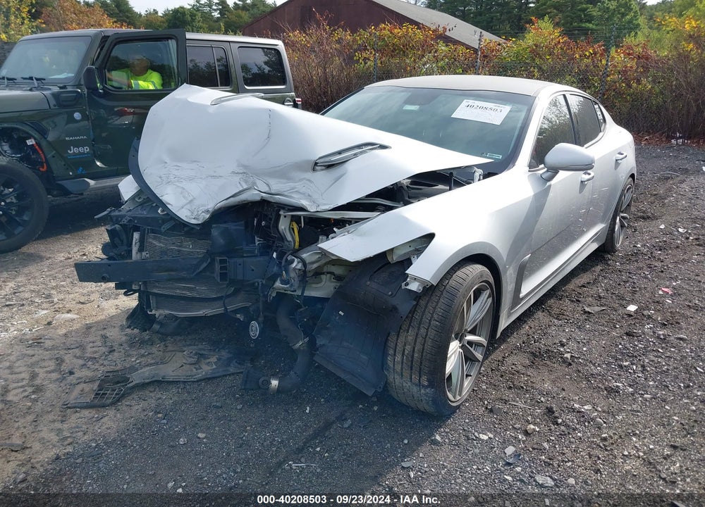2018 KIA STINGER VIN: KNAE15LA3J6022333