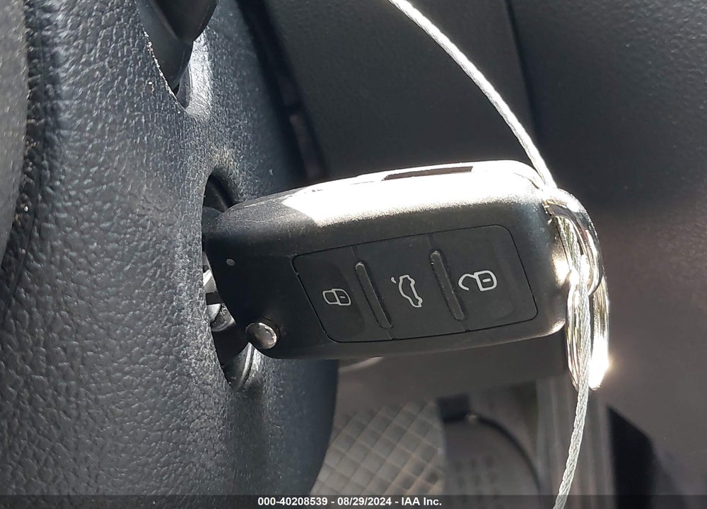 2013 VOLKSWAGEN JETTA 2.0L S VIN: 3VW2K7AJ6DM289050