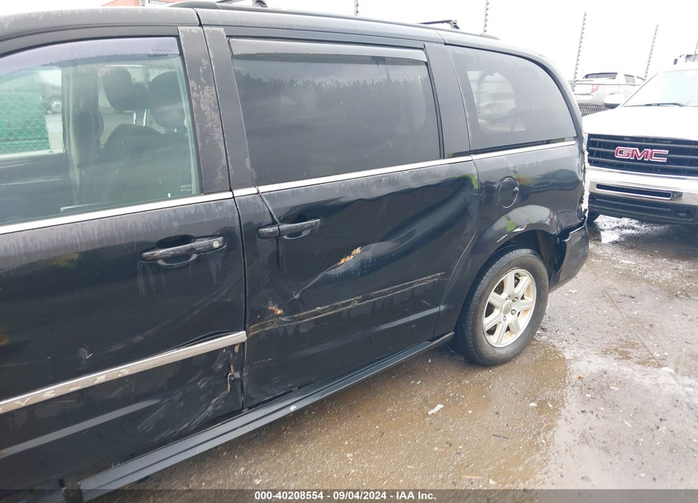 2011 CHRYSLER TOWN & COUNTRY TOURING VIN: 2A4RR5DG1BR638052