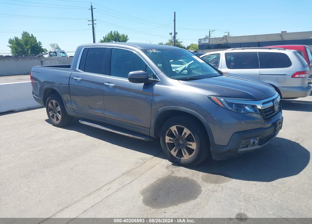 2018 HONDA RIDGELINE RTL-E VIN: 5FPYK3F71JB007519