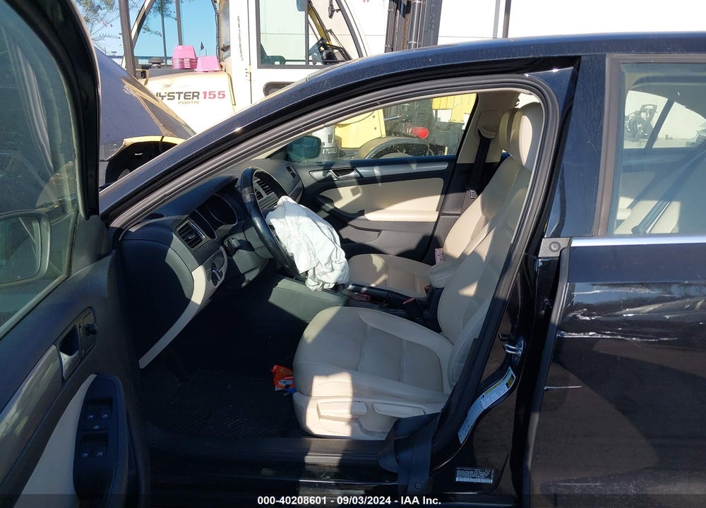 2017 VOLKSWAGEN JETTA 1.4T SE VIN: 3VWDB7AJ9HM236499