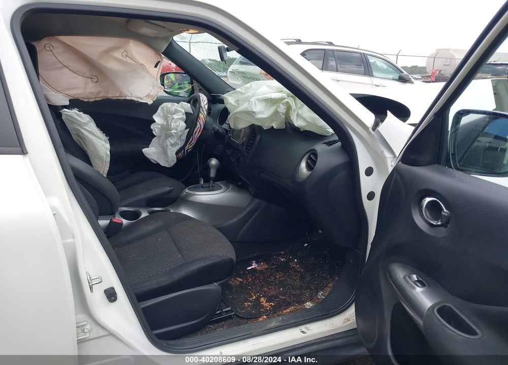 2015 NISSAN JUKE S VIN: JN8AF5MR3FT505230