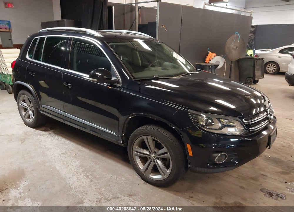2017 VOLKSWAGEN TIGUAN 2.0T SPORT VIN: WVGUV7AX2HK029860