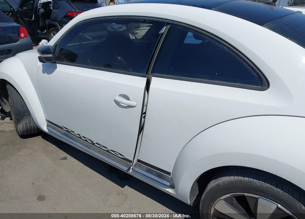 2012 VOLKSWAGEN BEETLE VIN: 3VWVA7AT0CM653317